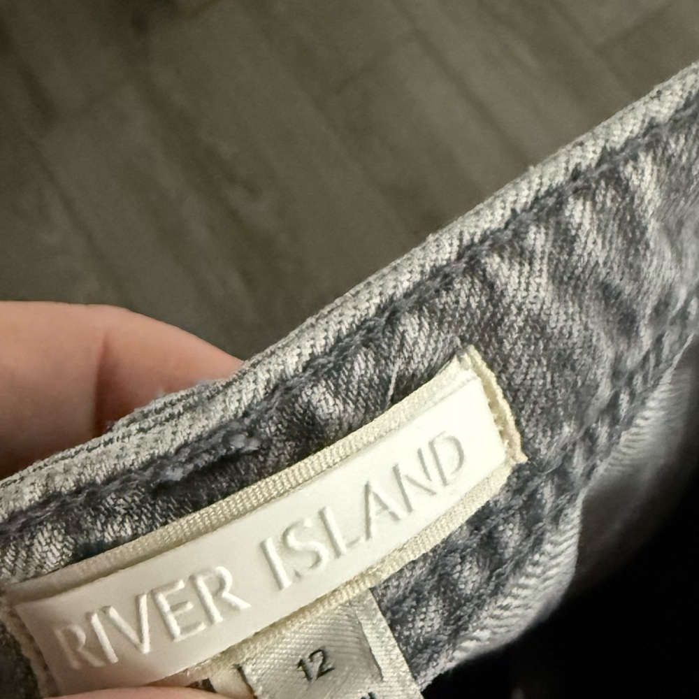 River Island|Gray high waisted,straight leg Jeans with raw hem•••size 12,staple - Picture 10 of 16